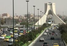 IRAN: Zgjerimi i protestave dhe përleshjeve në seksione të ndryshme të Teheranit