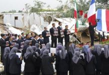 Iranianët në Kampin e Lirisë mbajnë homazhe për viktimat në sulmin e Parisit