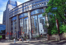 Euro deputetët bëjnë thirrje për mbrojtje ndërkombëtare për disidentëve iranianë në Camp Liberty në Irak