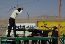 Regjimi Iranian rreh gratë në publik 100 herë me kamzhik