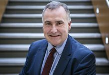 Mark Williams MP shkruan: Lumturia vazhdon të jetë në terr për dënimet në Iran