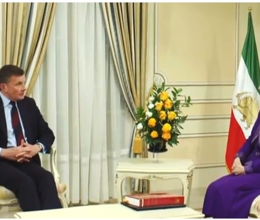 MARYAM RAJAVI DHE DAVID JONES TAKOHEN NË AUVERS-SUR-OISE