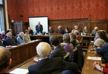 200 deputetë dhe lordë britanikë bëjnë thirrje për një hetim të pavarur të masakrës së vitit 1988 në Iran.