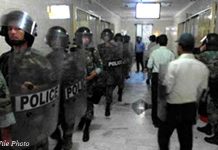 Iran: Bastisje brutale e rojeve speciale, mbi të burgosurit politikë dhe të burgosurit e ndërgjegjes