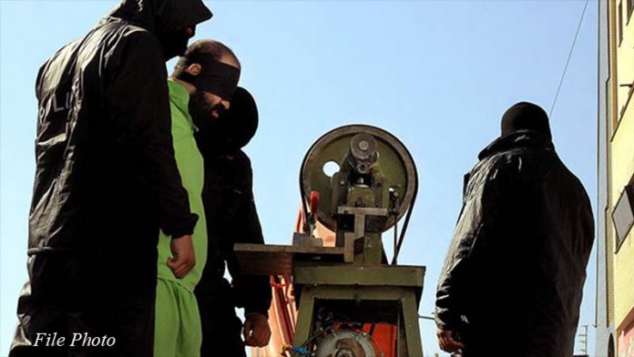 Iran-hands-cupped-sentences