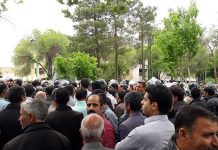 Demonstrim i njerëzve dhe fermerëve në Isfahan duke kënduar “Fermeri vdes, por nuk pranon poshtërimin”