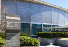 Departamenti amerikan i shtetit: Shqyrtoni me kujdes diplomatët në ambasadat iraniane