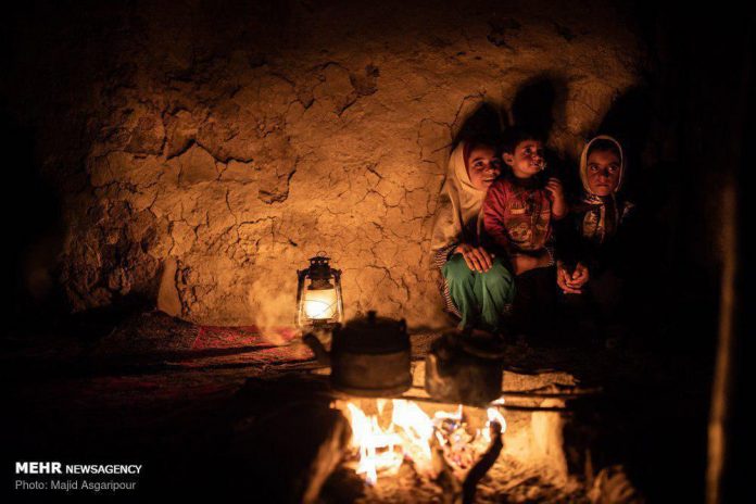Rouhani-Acknowledges-Poor-Living-Conditions-of-Iranians