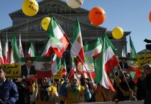 IRAN: Mbështetësit e MEK Nxisin Konferencën e Sigurisë në Munich që të Përjashtojë Zarif-in