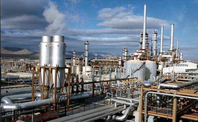 US_should_impose_sanctions_on_Iran_regimes_petrochemical_industry-800