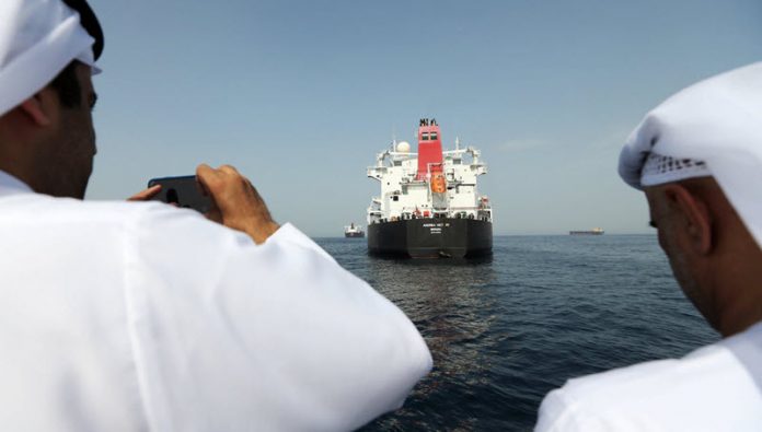fujairah-tanker-sabotage-US_Suspects_Iran_Regime_in_Oil_Tanker_Attacks