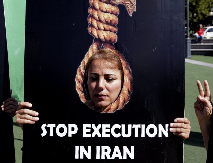 Iran_Regime_Hangs_2_Women_93_Women_Hanged_Under_Rouhani
