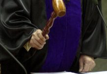 Amerikani Akuzohet për Konspiracion për të Shkelur Embargon mbi Regjimin Iranian