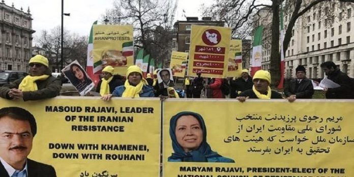 Anglo-Iranian_Communities_Gathered_in_UK_rally_in_front_of_Number_10_Downing_Street_in_support_of_the_Iran_uprising
