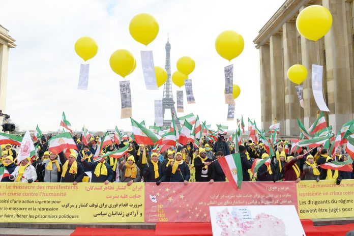 Paris_rally_in_support_of_the_Iran_protests_1