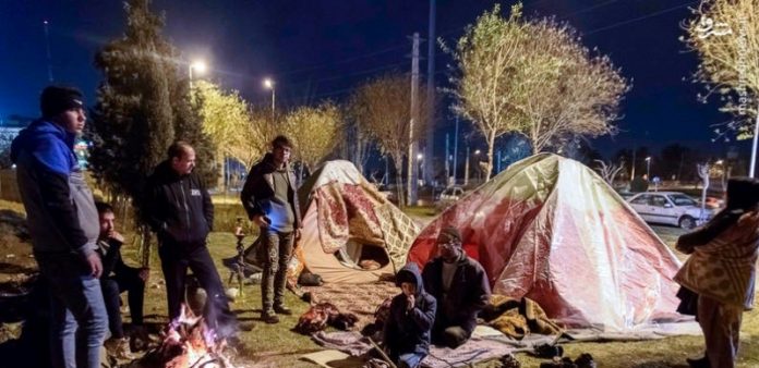 Iran-Tehran-people-after-the-recent-earthquake