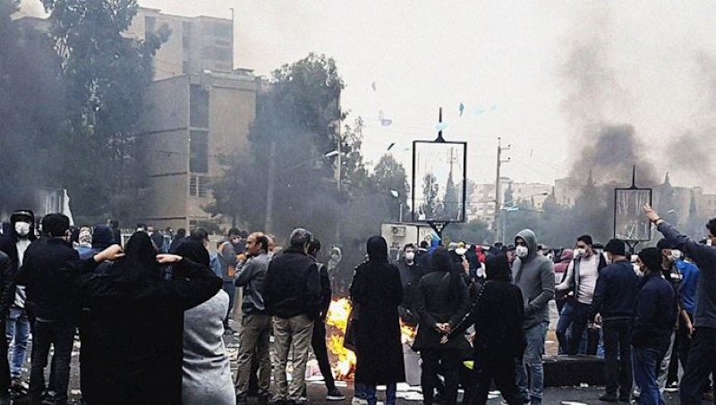 Regjimi Iranian i Rrit Masat Shtypëse për ta Vënë nën Kontroll Shoqërinë e Trazuar dhe për të Shmangur Protesta të Reja