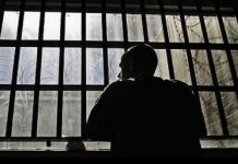 Rrëfimet e Detyruara në TV: Një Tjetër Shenjë e Shkeljeve Sistematike të të Drejtave të Njeriut që Kryen Regjimi Iranian