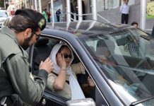 Khamenei vendos të frenojë liritë civile për zgjidhjen e krizave të shumta të Iranit