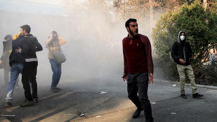 Teksa një revolucion po shfaqet në Iran, është e domosdoshme që komuniteti ndërkombëtar të mbështesë njerëzit