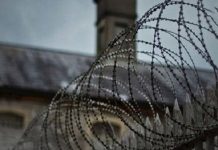 Fshehja e Fakteve nga Zyrtarët e Burgut Çon në Vdekjen e të Paktën Shtatë të Burgosurve në Burgun Evin për Shkak të COVID-19