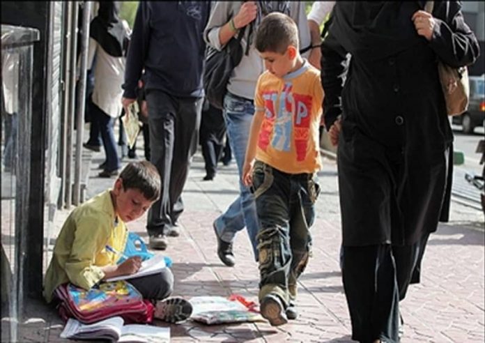 Iranian-child-working-for-livelihood