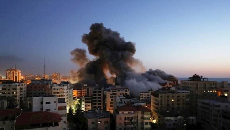 Khamenei Kërkon Vazhdimësi të Krimeve, Bombardimeve, dhe Sulmeve me Raketa në Gaza