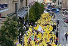 Mbështetësit e MEK Protestojnë në Suedi: I Duhet Dhënë Fund Pandëshkueshmërisë së Regjimit Lidhur me Masakrën e 1988-ës në Iran