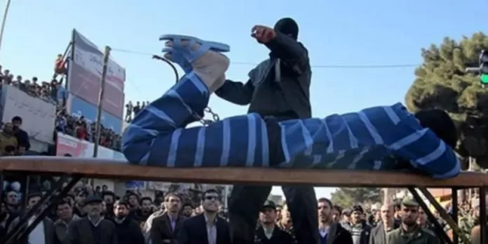 Iran-flogging-four-people-to-lashes.jpg