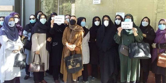 Iranian-teachers-in-Boroujerd-Lorestan-20210923-min