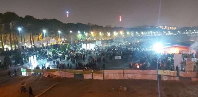 iran-isfahan-zayendehrud-mek-defamation3-min