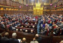 Parlamentarët Britanikë Dënojnë Bombardimin nga Regjimi Iranian të Banorëve në Sistan dhe Baluchistan