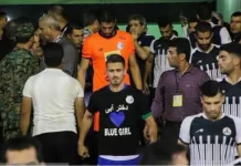 Tifozët e futbollit protestojnë për rrëzimin e kapitenit Voria Ghafouri