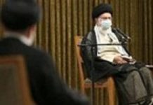 Khamenei mbështet Presidentin e tij Ebrahim Raisi kundër popullit të Iranit