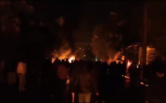 Iran-College-Students-Revive-Protests-for-Day-37