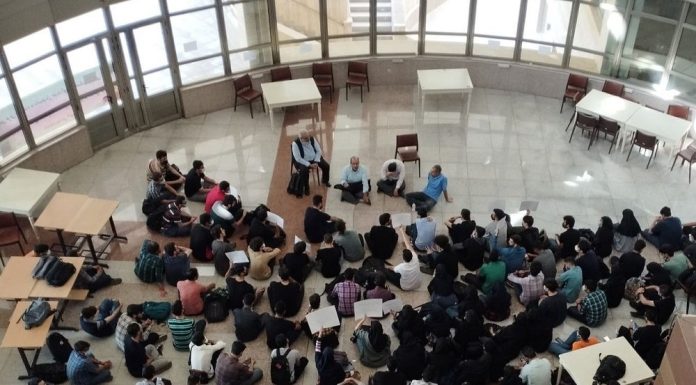 iran-university-students-strike