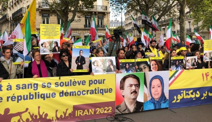 iranians-paris-rally-oct1-e1664642827159