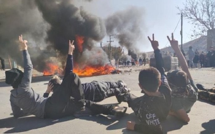 Iran-Mahabad-Resists-IRGC-Heavy-Attacks-–-Day-66-of-Revolution-696x435