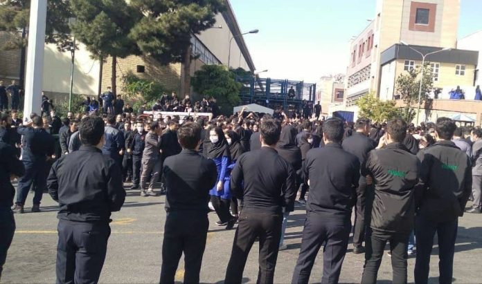iran-uprising-protests-1