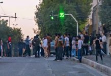 Protestat e vazhdueshme të kryengritjes në të gjithë Iranin po i afrohen njëqindvjetorit