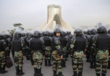 Nga Frika e Protestave, Regjimi i Iranit Intensifikon Masat Represive