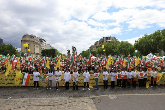 تظاهرات پاریس