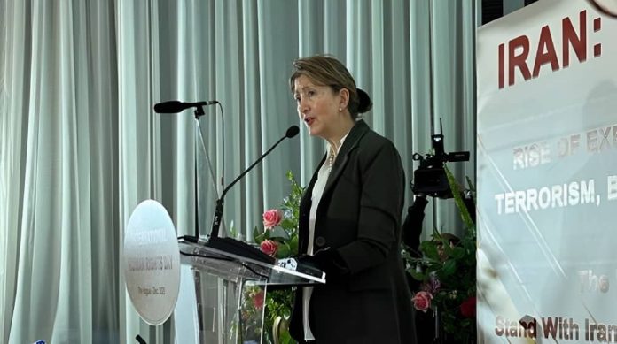 the-hague-conference-ingrid-betancourt