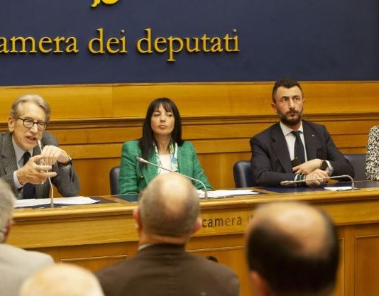 Italia Parlamenti mbështet lirinë dhe rezistencën në Iran