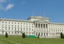 Shumica e Parlamentit të Irlandës Veriore miraton planin dhjetë-pikë të Maryam Raxhavi për ndryshime demokratike në Iran