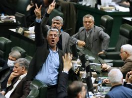 Vettingu i kabinetit të Pezeshkian në Iran ekspozon kontrollin e Khameneit dhe grindjet e regjimit