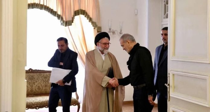 Pezeshkian forcon lidhjet me IRGC-në dhe MOIS-in Pezeshkian forcon lidhjet me IRGC-në dhe MOIS-in, duke u angazhuar për të avancuar axhendën keqdashëse të regjimit iranian