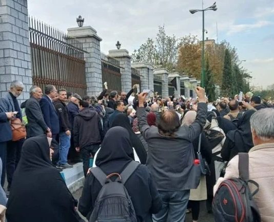 Protestat në Iran: Demonstratat u përhapën nëpër provinca mes ankesave të gjera ekonomike dhe sociale