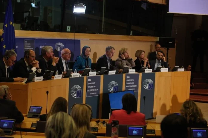 Procesi i ndryshimit të regjimit dhe roli i rezistencës së organizuar Procesi i ndryshimit të regjimit dhe roli i rezistencës së organizuar