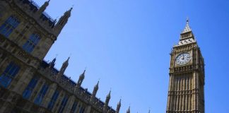 Mbi 250 deputetë në Parlamentin e Mbretërisë së Bashkuar tubohen prapa Lëvizjes për Lirinë e Iranit, duke bërë thirrje për t'i dhënë fund ekzekutimeve